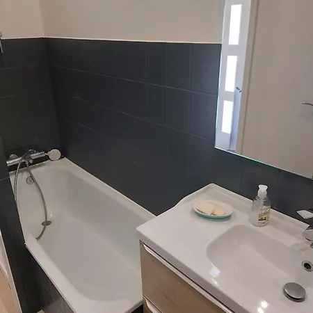 Apartament Centre Avec Parking Et Jardin